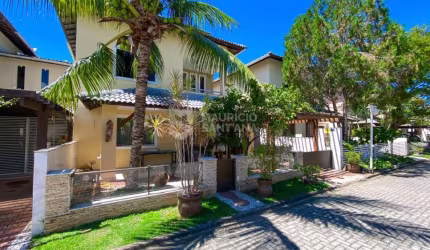 Casa  Duplex 4/4, sendo 3 suítes - Buraquinho
