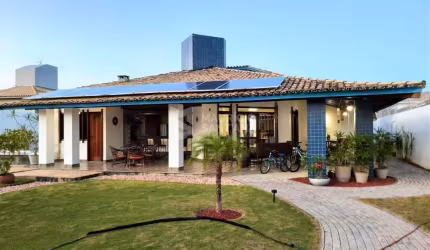 Casa com 4/4, sendo 3 suítes - em Vilas do Atlântico