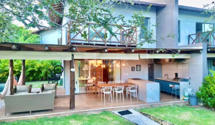 Casa Duplex de 3 suítes em condomínio - Praia do Forte