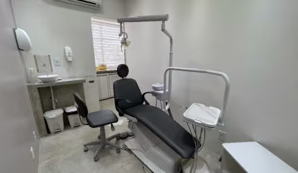 Sala no Eliza Mall toda mobiliada para consultório dentário- 38,70m2-Japiim/ Distrito Industrial