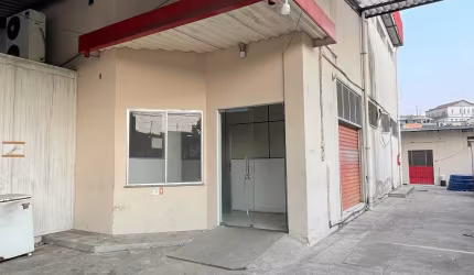 Prédio Comercial com 2 andares e um anexo à venda na Redenção- Manaus/AM
