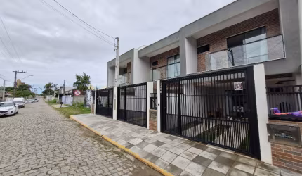 SOBRADO NO CENTRO DE BALNEARIO PIÇARRAS A 500 METROS DA PRAIA