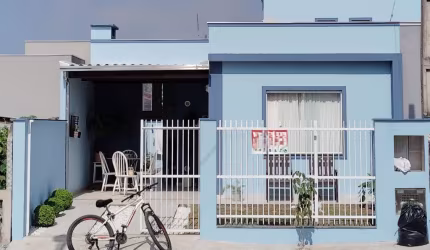 CASA COM SUITE PROXIMO A PRAIA DE ITAJUBA