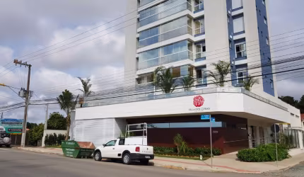 APARTAMENTO FRENTE MAR DECORADO E MOBILIADO ALTO PADRÃO