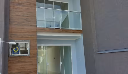 OTIMO SOBRADO PERTINHO DA PRAIA APENAS  300 METROS ,MOBILIADO E DECORADO