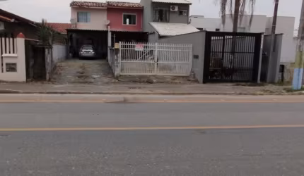 SOBRADO A 500 METROS PRAIA AO LADO KOCH
