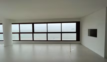 LINDO APARTAMENTO FRENTE MAR PRONTO PARA MORAR