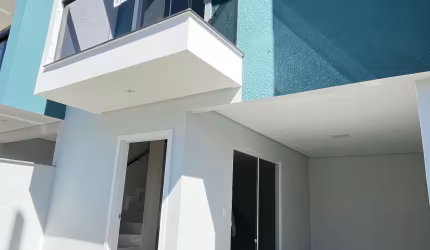 sobrado a 400 metros da praia com tres quartos sendo uma suite