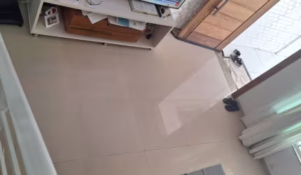 sobrado com duas suites no centro de balneario piçarras