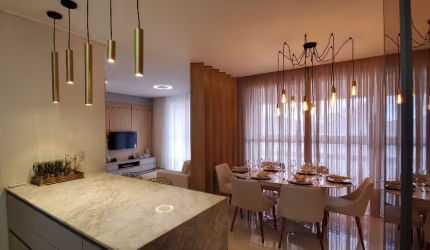 LINDO APARTAMENTO NO CENTRO DE BALNEARIO PIÇARRAS COM TRES SUITES .