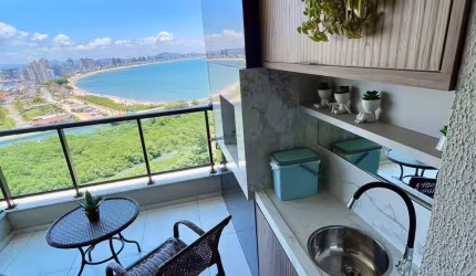 LINDO APARTAMENTO FRENTE MAR ANDAR ALTO TRES QUARTOS
