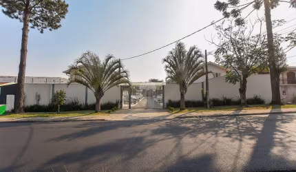 Excelento Sobrado Residencial para Venda no Bairro Cajuru.