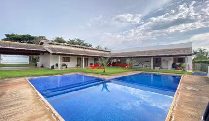 Oportunidade: Chácara com 06 dormitórios à venda, aceita permuta com casa em condomínio ou veículo, R$ 2.750.000 - Vl. das Laranjeiras - Indaiatuba/SP
