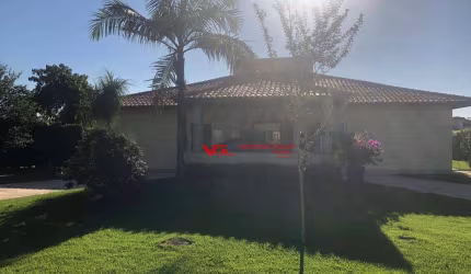 Linda Chácara com 3 dormitórios à venda, 266 m² por R$ 1.690.000 - Terras de Monte Serrat - Salto/SP