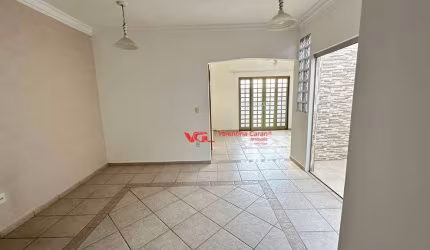 Casa com 3 dormitórios para alugar com linda vista para o Parque Ecológico, 90 m² por R$ 4.580/mês - Centro - Indaiatuba/SP