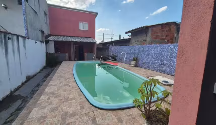 Sobrado à venda com 3 dormitórios no Morro do Algodão - Caraguatatuba / SP