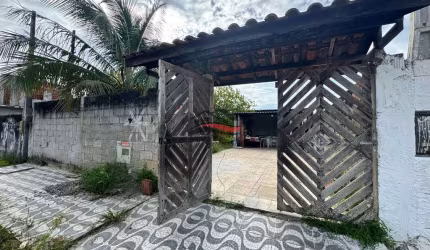 Casa à venda no bairro Perequê Mirim - Caraguatatuba/SP