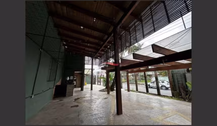 Ponto Comercial e 2 banheiros para locação, 256 m² Centro de Caraguatatuba-SP