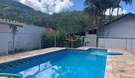 Casa á venda - 3 dormitórios, Piscina, Condomínio fechado Verde Mar , Cocanha - Caraguatatuba-SP