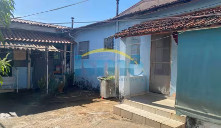CASA 3 DORMI/2 VAGAS DE GARAGEM - BARÃO GERALDO