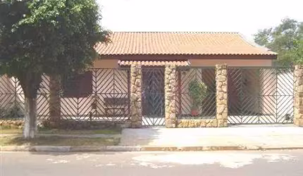 CASA 3 DORMI/1 SUÍTE-BARÃO GERALDO