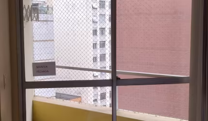 STUDIO COM VAGA E SACADA RUA FREI CANECA