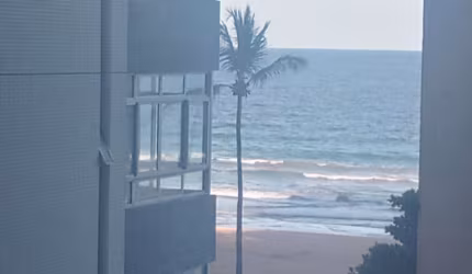 2  quartos  sendo um suíte na avenida Boa Viagem logo após o Acaiaca