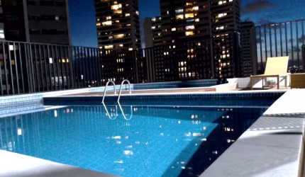 3 suítes 2 piscinas com belíssimo deck e visão panorâmica da metrópole de Boa Viagem