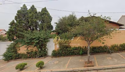 Casas à venda, 4 dormitórios, hidro, lareira, quintal amplo, Vila Avaí, Indaiatuba.