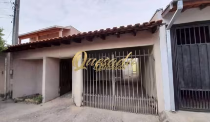 Aconchegante casa térrea, á venda, semi - nova, 2 dormitórios, ar condicionado, quintal, 2 vagas cobertas no bairro Jardim Paulista II, Indaiatuba.