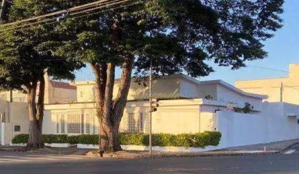 Salão comercial à venda, de esquina, 4 salas, Av. Presidente Vargas, Indaiatuba.