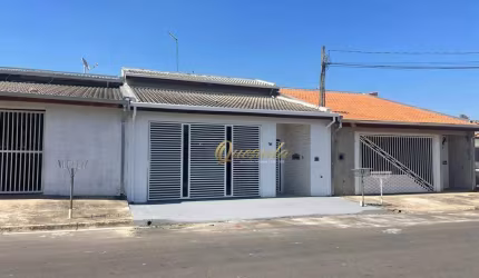 Casa térrea, à venda, 2 dormitórios, quintal grande, Jardim dos Colibris, Indaiatuba.