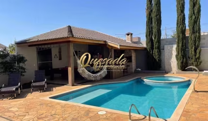 Sobrado à venda, 4 suítes, closet, planejados, piscina, Condomínio Alto de Itaici, Indaiatuba.