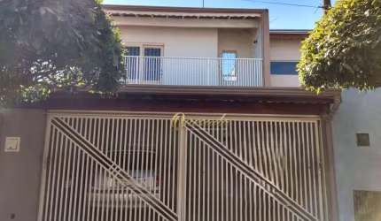 Sobrado à venda, 4 quartos, planejados, quintal, Jardim Adriana, Indaiatuba.