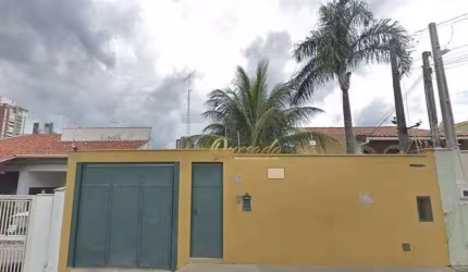 Sobrado residencial, à venda, 3 dormitórios, piscina, planejados, Centro, Indaiatuba.