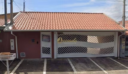 Duas casas, à venda, com 3 e 2 dormitórios, no Jardim Califórnia, Indaiatuba.