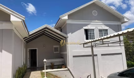 Sobrado à venda, 4 suítes, planejados, piscina, lareira, Terras de Itaici, Indaiatuba.