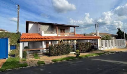 Sobrado à venda, 4 suítes, planejados, área gourmet, quintal grande, Vila Suíça, Indaiatuba.