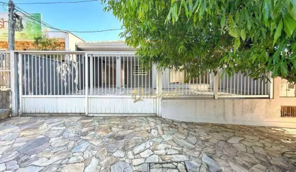 Casa térrea à venda, 3 dormitórios, 1 suíte, planejados, piscina, Jardim do Sol, Indaiatuba.