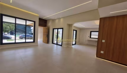 Sobrado novo à venda, 3 suítes, planejados, piscina, Condomínio Alto de Itaici, Indaiatuba.
