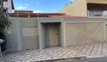 Casa térrea, para locação, 3 dormitórios, 1 suíte, área gourmet, Jardim Regina, Indaiatuba.
