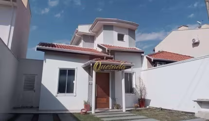 Sobrado à venda, 2 suítes, planejados, Condomínio Villaggio Di Itaici, Indaiatuba.