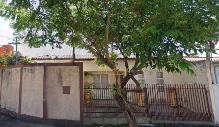 Casa térrea á venda, 3 dormitórios, quintal, ótima localização, Aqui Se Vive, Indaiatuba.
