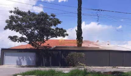 Casa térrea à venda, 3 quartos, 1 suíte, piscina, ar, quintal, Jardim Regina, Indaiatuba.
