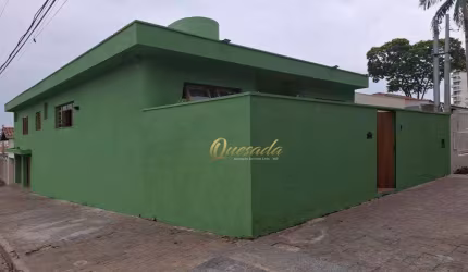 Casa térrea à venda, 4 dormitórios, 3 suítes, porão, quintal, Centro, Indaiatuba.