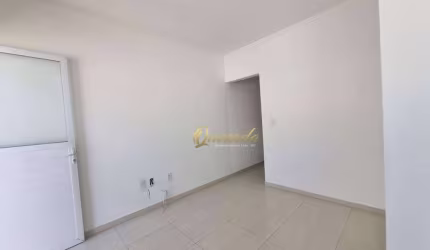 Casa térrea à venda, 2 dormitórios, quintal, Jardim Regente, Indaiatuba.