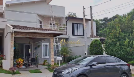 Sobrado à venda, 3 dormitórios, 1 suíte, planejados, piscina, Condomínio Villagio di Itaici, Indaiatuba.