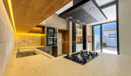 Casa assobradada nova à venda, 3 quartos, 1 suíte, planejados, Condomínio Gran Reserve, Indaiatuba.