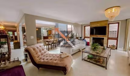 Casa de Luxo com 350 metros - 3 suites - 4 vagas - Quintal - Parque da Mooca
