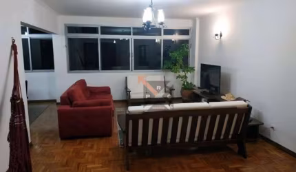Impecável apartamento à venda na Mooca, São Paulo-SP: 4 quartos, 1 suíte, 2 salas, 4 banheiros, 2 vagas de garagem e 200m² de área.